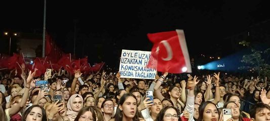 Edirne'de 30 Ağustos coşkusu Göksel konseriyle taçlandı