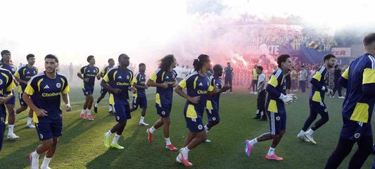 Fenerbahçe, Sturm Graz maçı öncesi son antrenmanını taraftara açık yaptı