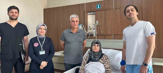 Siirt'te total diz protezi revizyonu ameliyatı başarıyla gerçekleştirildi