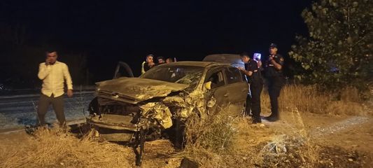 Tır ile iki otomobil çarpıştı: 7 yaralı