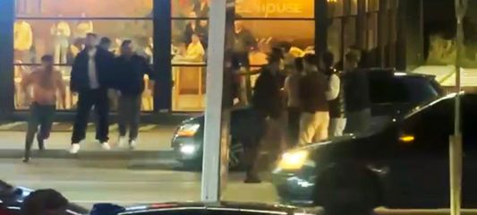 Aksaray'da gençlerin trafik kavgası kamerada