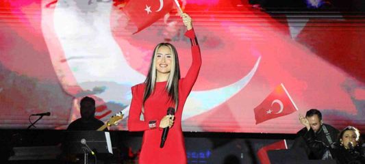 Hande Ünsal'dan Amasya'da Cumhuriyet Bayramı konseri