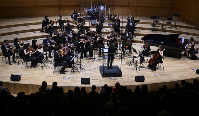 Ankara Üniversitesi Tıp Fakültesi Oda Orkestrası CSO Ada Ankara'da konser verdi