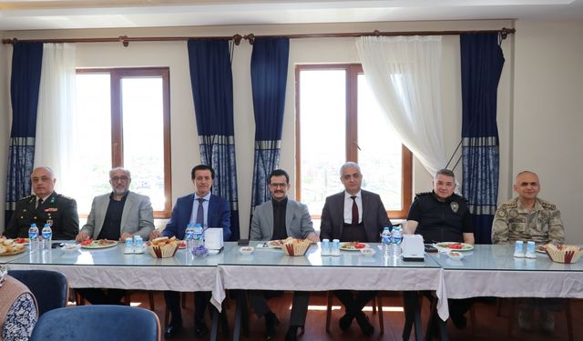 Ardahan'da şehit yakınları ve gaziler yöresel yemek sofrasında buluştu