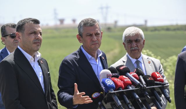 CHP Genel Başkanı Özel, Marmara Cezaevi'nde tutuklu bulunan İmamoğlu'nu ziyaret etti: