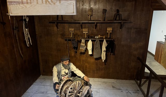 Erzurum'da 600 öğrenciye unutulmaya yüz tutmuş meslekler anlatıldı