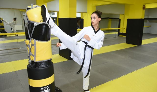 İşitme engelli tekvandocunun ilk kez giyeceği milli formayla Tokyo'da hedefi altın madalya