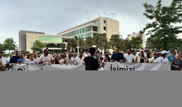 Konyaaltı Belediyesi'nde işten çıkarılan çalışanlar eylem yaptı