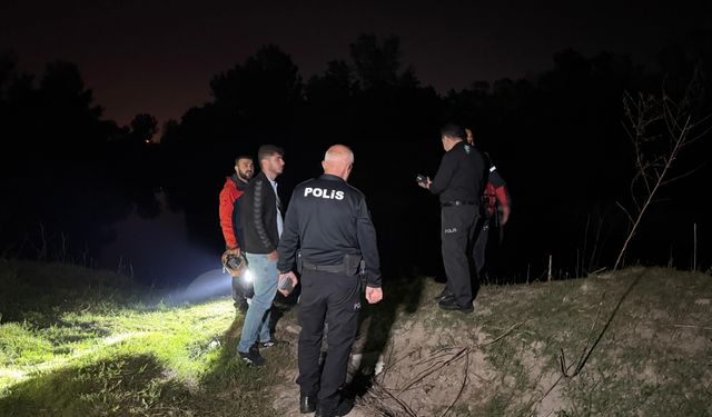 Sakarya Nehri'nde kaybolan kişi için arama yapıldı