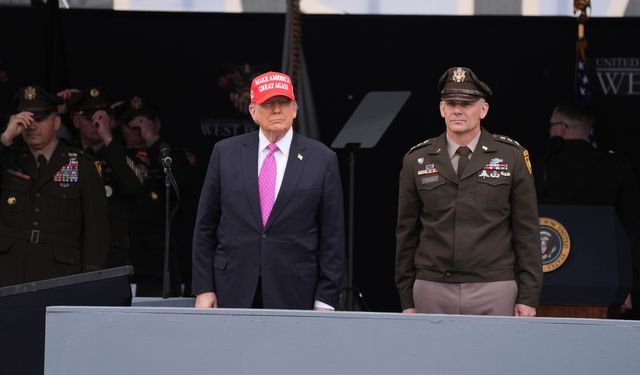 Trump: "Ordumuzun asıl amacının sınırlarımızı işgallerden korumak olduğu temel ilkesini yeniden tesis ediyoruz"
