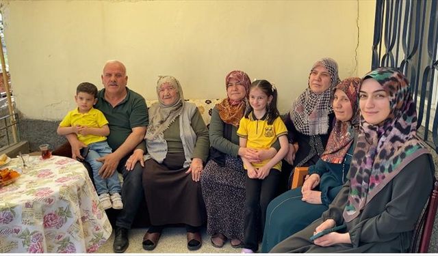 Yozgat'ta 114 yaşındaki Makbule teyzeye doğum günü sürprizi