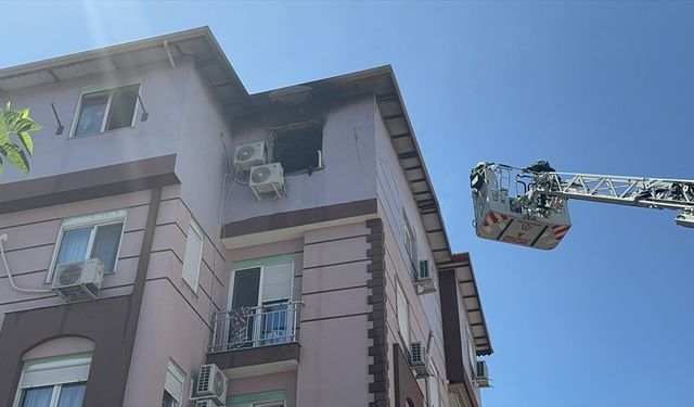 Antalya'da evde çıkan yangın söndürüldü