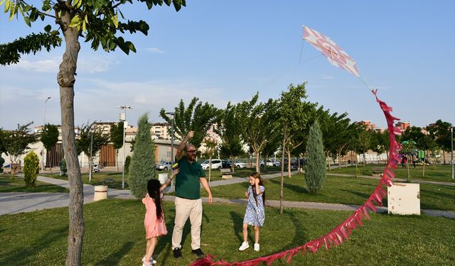 Batman'da çocuklar Türk Kızılay'ın uçurtma şenliğinde bir araya geldi