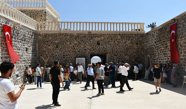 Batman'da restorasyonu tamamlanan 1600 yıllık Mor Kiryakus Manastırı turizme açıldı