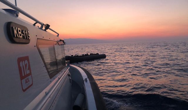Çanakkale açıklarında 34 düzensiz göçmen yakalandı