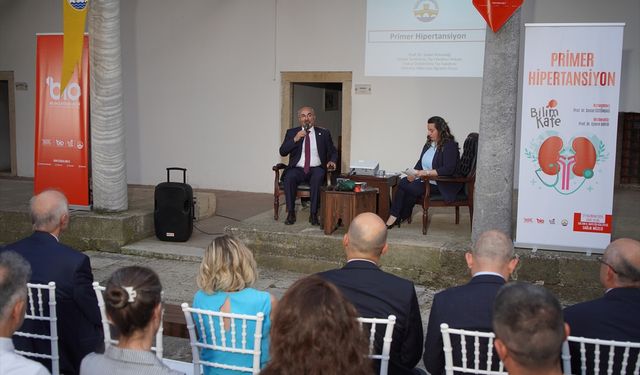Edirne'de düzenlenen 'Bilim Kafe' etkinliğinde 'hipertansiyonun etkileri ve alınacak tedbirler' anlatıldı
