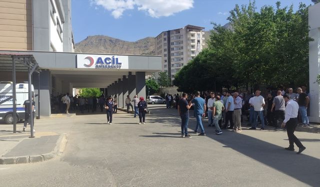 GÜNCELLEME - Batman'da bilirkişi ekibini taşıyan aracın şarampole yuvarlanması sonucu 5 kişi öldü