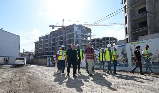 Malatya'da iş yerleri ve deprem konutlarının yapımı sürüyor