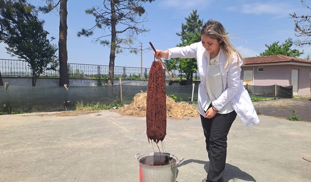 Sakarya'da kadınlar, doğal kumaş dokumacılığı sayesinde bütçelerine katkı sağlıyor