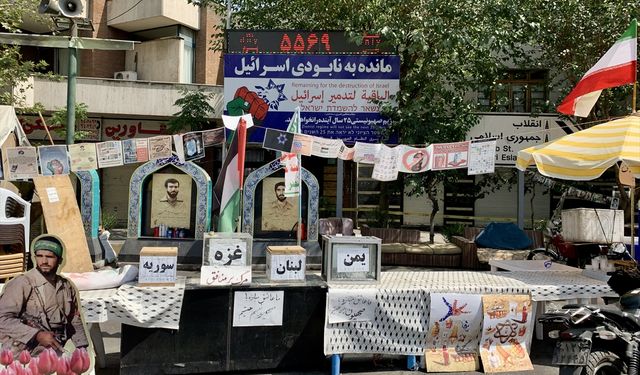 Tahran'da İsrail'in yıkılışını temsil eden sembolik saatin bulunduğu meydana saldırı yalanlandı