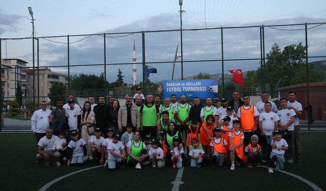 Tokat'ta özel gereksinimli çocuklar babalarıyla futbol maçı yaptı