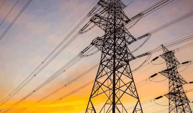 Şırnak'ta Elektrik Alarmı! Merkez karanlığa gömülecek.  25-27 Haziran Arasında 7 İlçede Kesintiler Yaşanacak