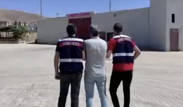 FETÖ'ye yönelik 26 ildeki operasyonlarda 77 şüpheli yakalandı