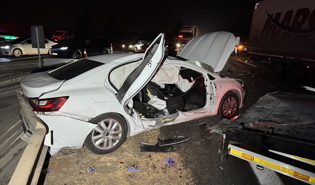 Adana'da 4 aracın karıştığı zincirleme trafik kazasında 8 kişi yaralandı