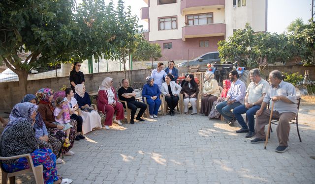 AK Parti Kadın Kolları Başkanı Ercan'dan Sakarya'da yangından zarar gören mahallelere ziyaret: