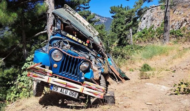 Aydın'da şarampole devrilen cipteki 3 kişi yaralandı