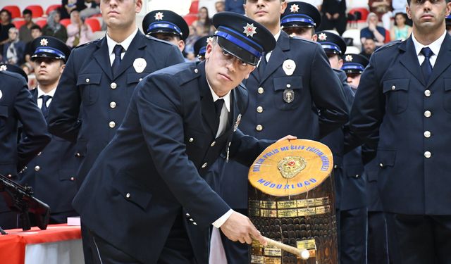Bilecik'te POMEM'deki eğitimlerini tamamlayan polis adayları yemin etti