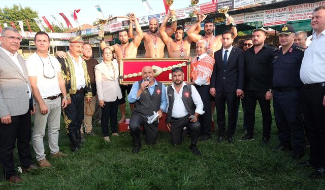 Burdur'da 34. Geleneksel Dirmil Altın Sipsi Yağlı Güreşleri Festivali düzenlendi