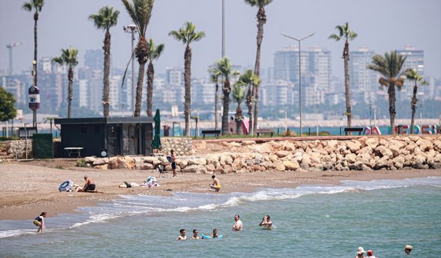 Doğu Akdeniz'de hissedilen hava sıcaklığı 40 dereceyi aştı