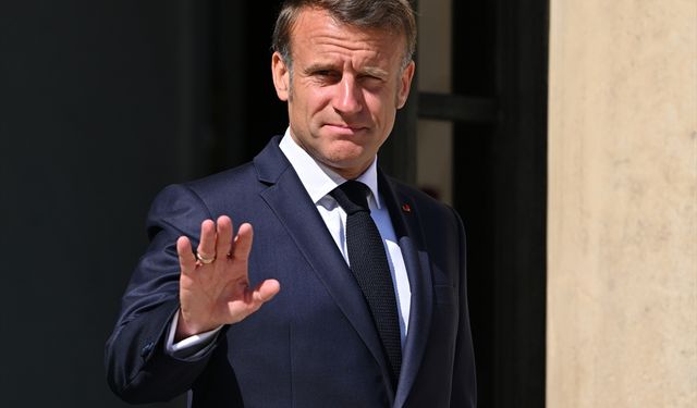 Fransa Cumhurbaşkanı Macron ve İsviçre Konfederasyonu Başkanı Keller-Sutter Paris'te görüştü