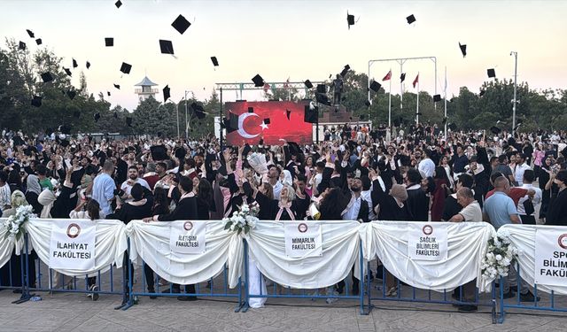Hatay Mustafa Kemal Üniversitesinde mezuniyet töreni düzenlendi