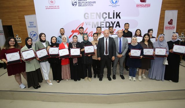 Hatay'da düzenlenen 'Gençlik ve Medya Akademisi' tamamlandı
