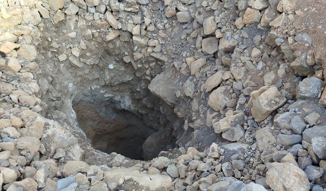 Isparta'da kaçak kazı yaparken yakalanan 4 kişi gözaltına alındı
