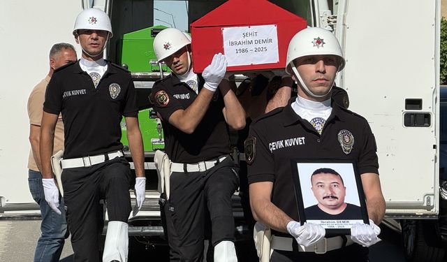 İzmir'deki orman yangınında şehit olan dozer operatörü İbrahim Demir'in cenazesi, Konya'da defnedildi