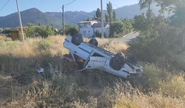 Konya'da devrilen otomobildeki 4 kişi yaralandı