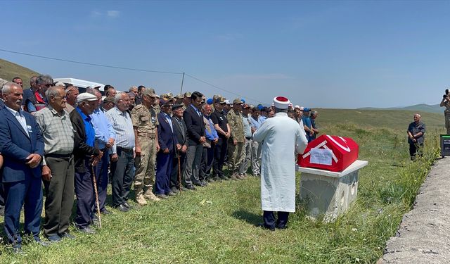 Kore gazisi Faik Alptekin, Ardahan'da son yolculuğuna uğurlandı