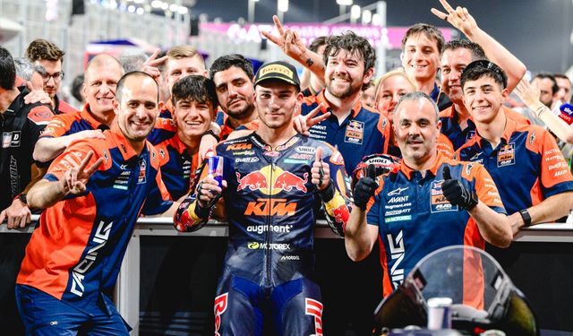 Milli motosikletçi Deniz Öncü, Dünya Moto2 Şampiyonası'nın Almanya yarışını kazandı
