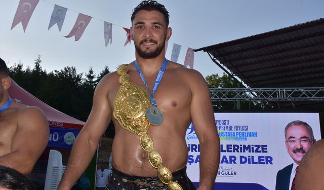 Perşembe Yaylası Yağlı Güreş ve Kültür Festivali'nde başpehlivan Mustafa Taş oldu