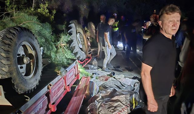 Sakarya'da devrilen traktördeki 10 kişi yaralandı