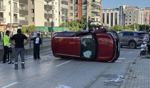 Samsun'da otomobilin devrilmesi sonucu 2 kişi yaralandı