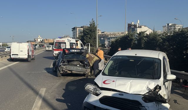 Sultanbeyli'de meydana gelen trafik kazasında 4 kişi yaralandı
