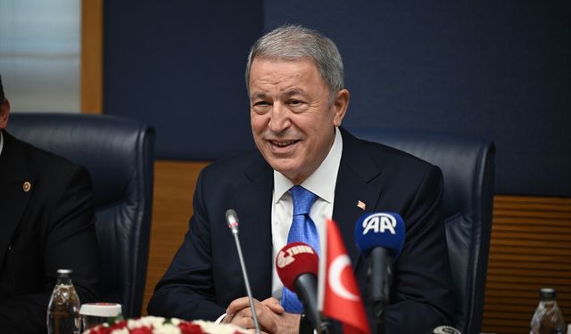 TBMM Milli Savunma Komisyonu Başkanı Akar, KKTC Cumhuriyet Meclisi heyetiyle görüştü