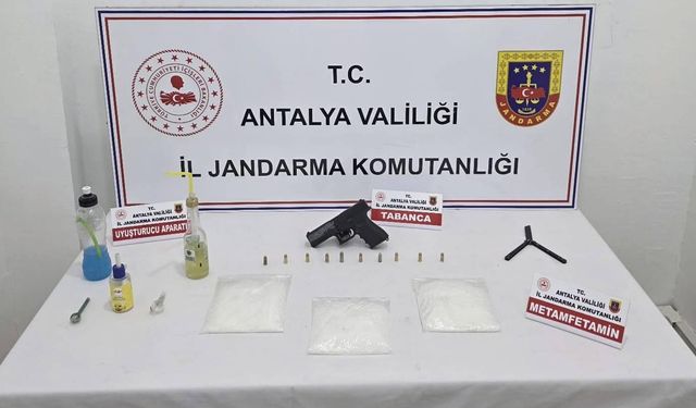 Antalya'da uyuşturucu operasyonunda 2 zanlı yakalandı