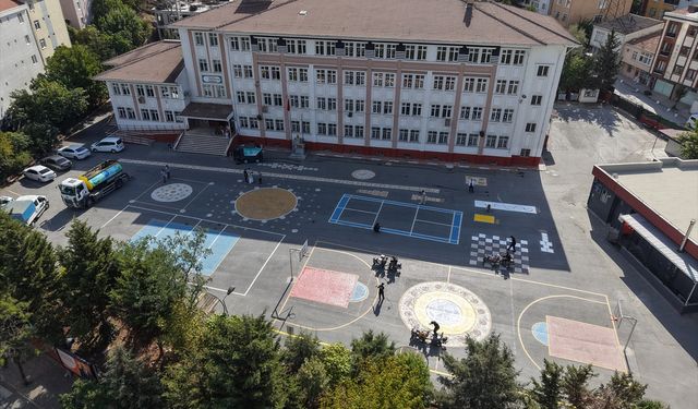 Bağcılar'da okul bahçelerinde geleneksel oyun alanları oluşturuldu