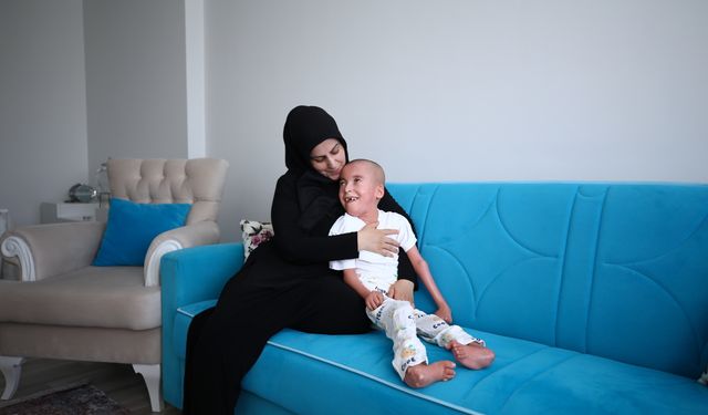 Balık pulu hastası bir oğlunu kaybeden anne, ömrünü diğer hasta evladına adadı