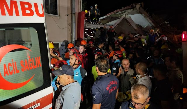 Balıkesir'deki depremde yıkılan binadan 1 kişi daha kurtarıldı